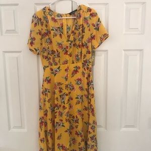 New with tags Lulu’s midi length dress